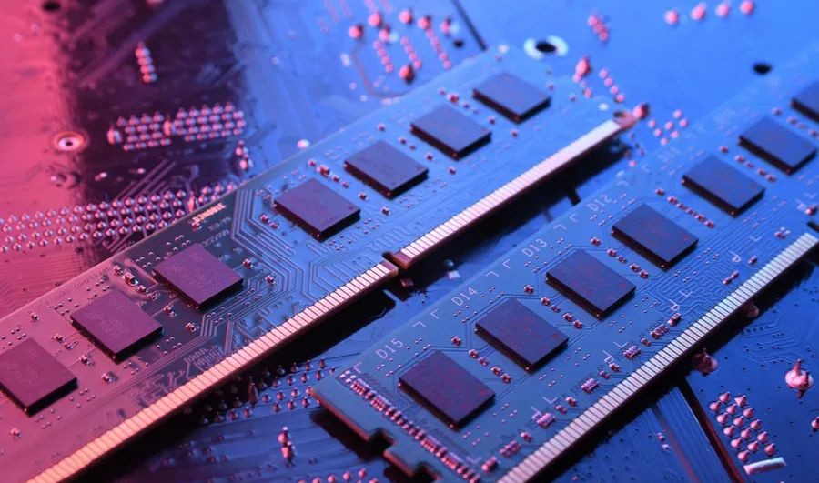 從DDR4退場到DDR5/HBM接力：存儲芯片產(chǎn)業(yè)正經(jīng)歷怎樣的一場洗牌？